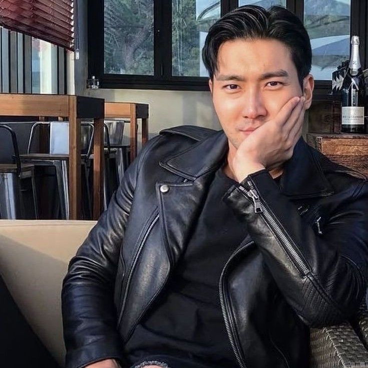 Behind-the-scenes cut of Choi Siwon