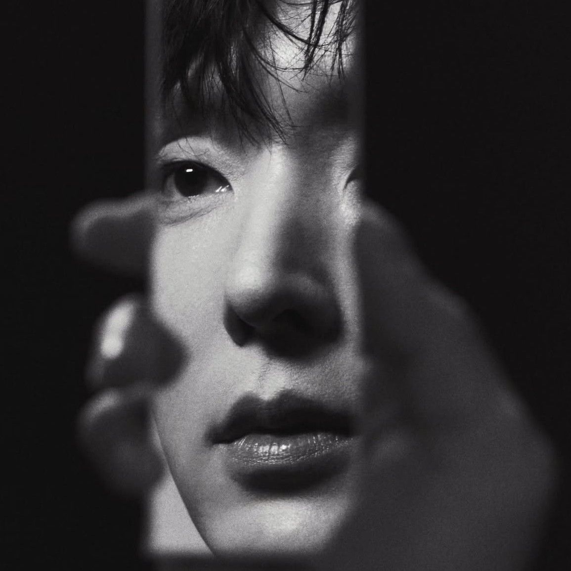 Behind-the-scenes cut of Lee Joongi