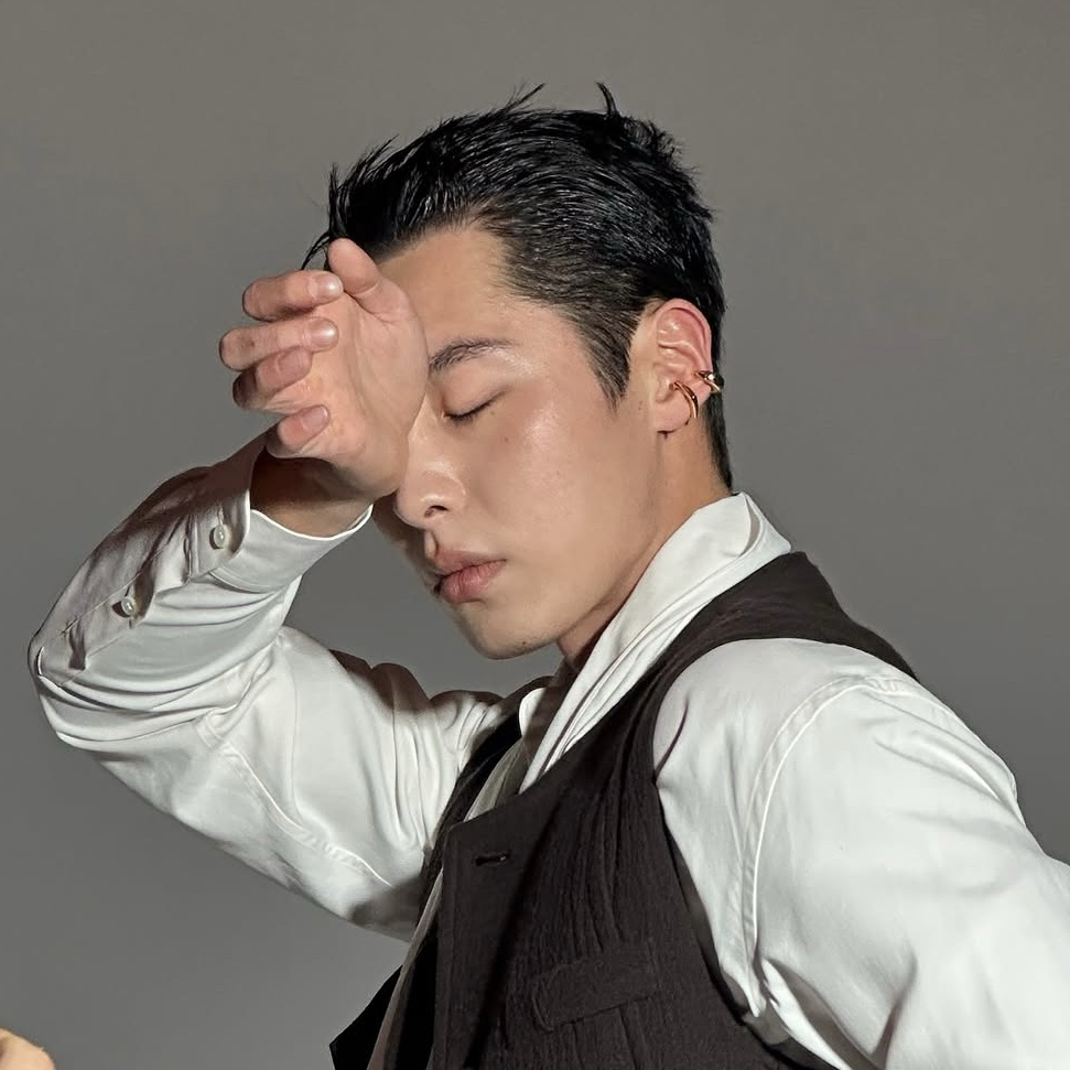 Recent activity shot of Lee Jaewook