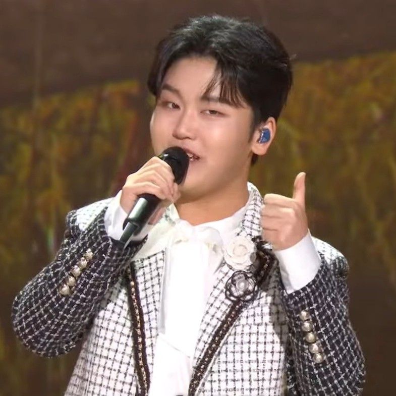 Behind-the-scenes cut of Park Sungon