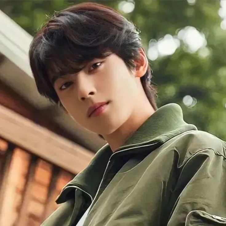 A moment captured by a fan of Cha Eunwoo