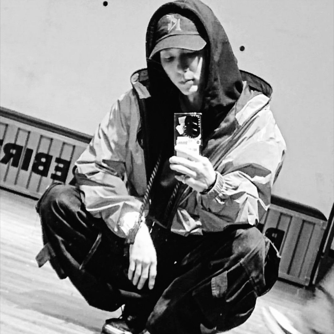 A moment captured by a fan of Lee Joongi