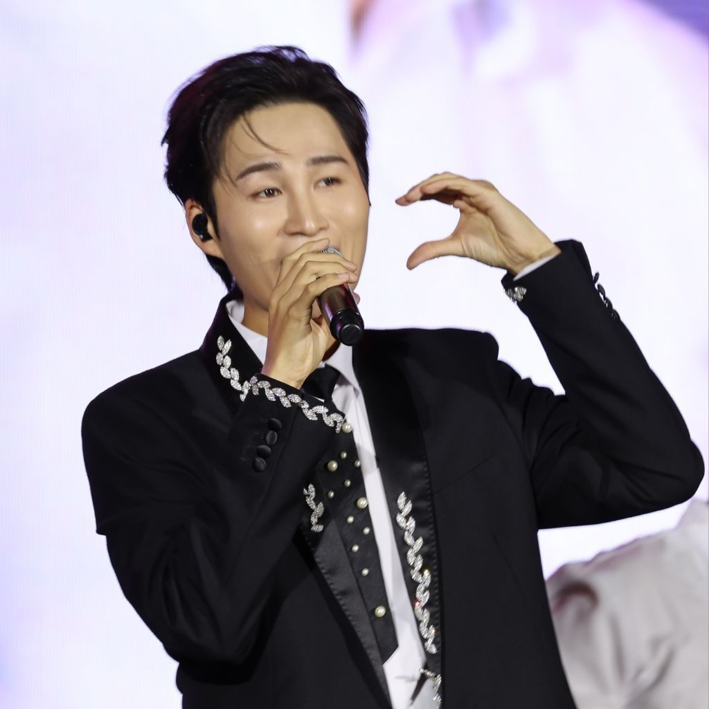 粉丝拍下的金熙栽瞬间