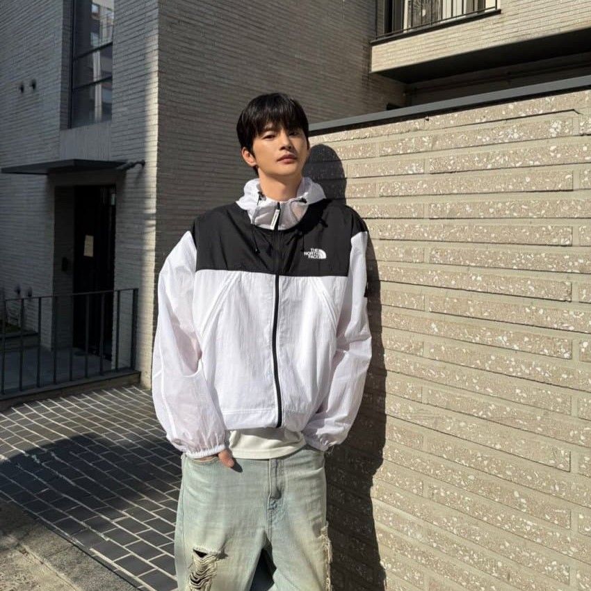 Momen yang diabadikan oleh penggemar Seo Inguk