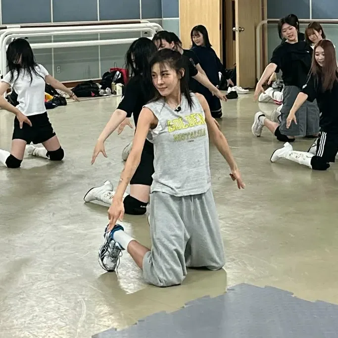 Behind-the-scenes cut of Ha Jiwon