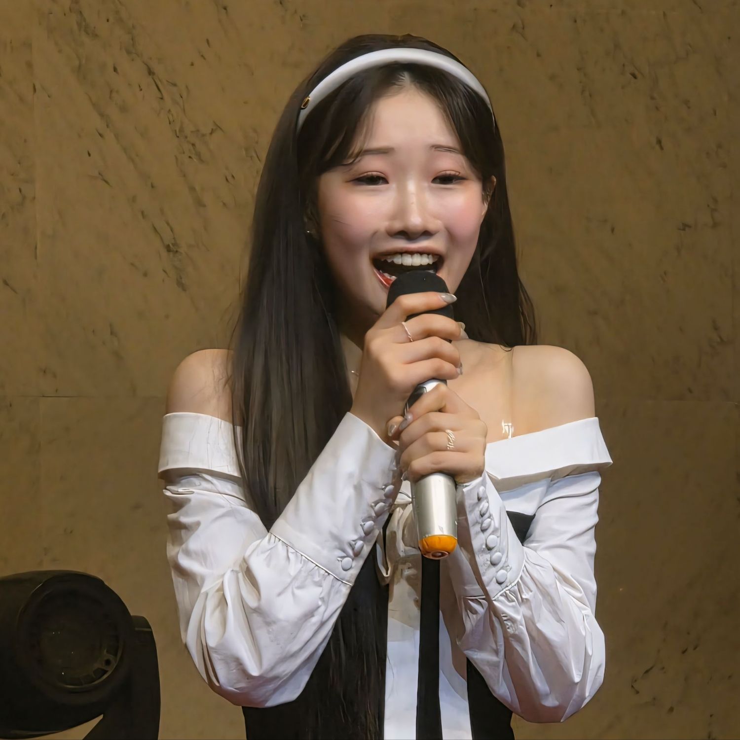 Recent activity shot of Jung Seojoo