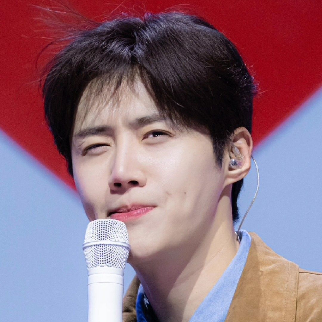 Behind-the-scenes cut of Kim Seonho