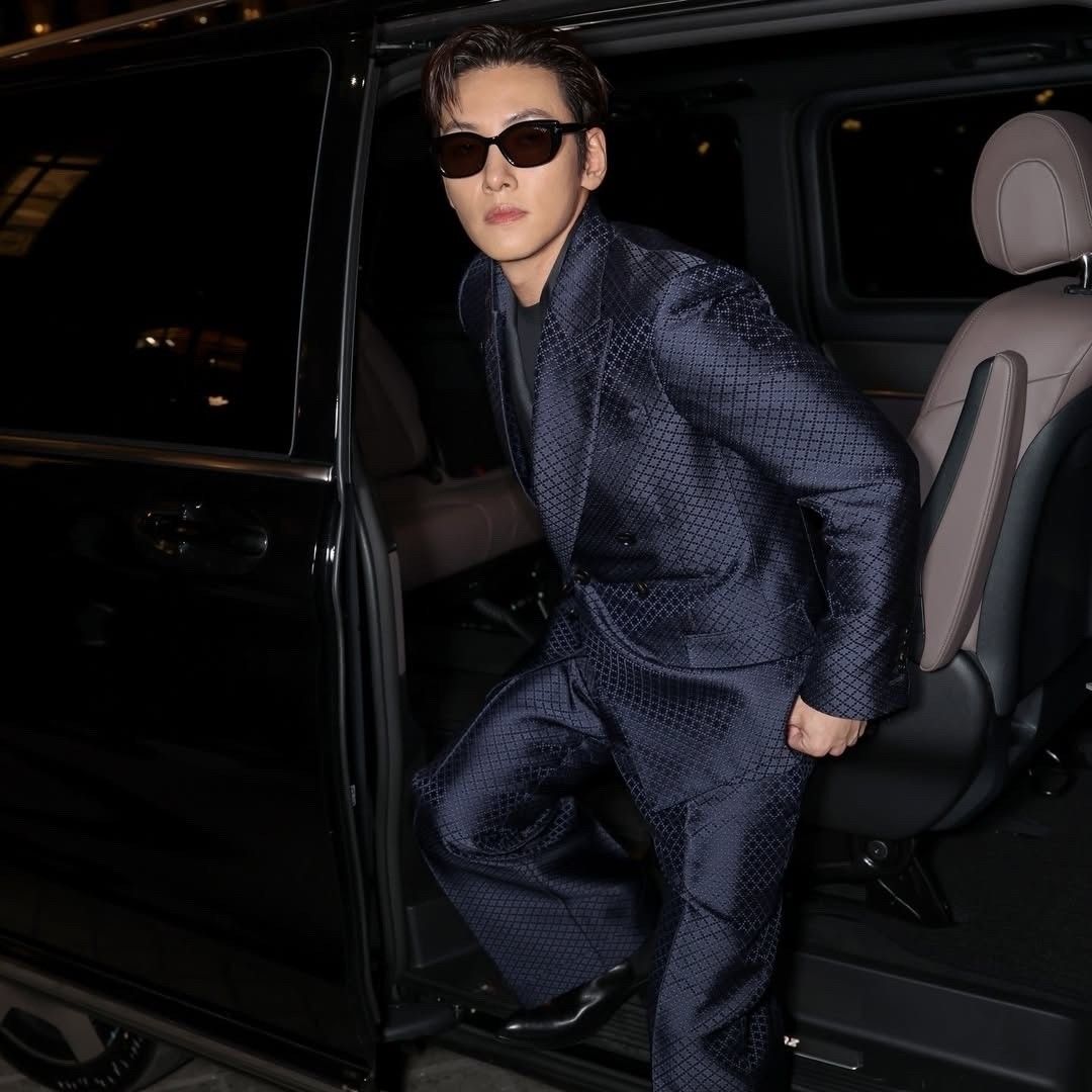 粉丝拍下的池昌旭瞬间