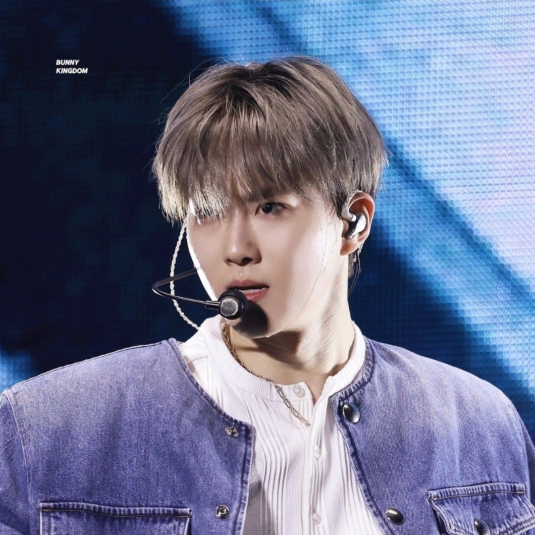 Behind-the-scenes cut of Suho