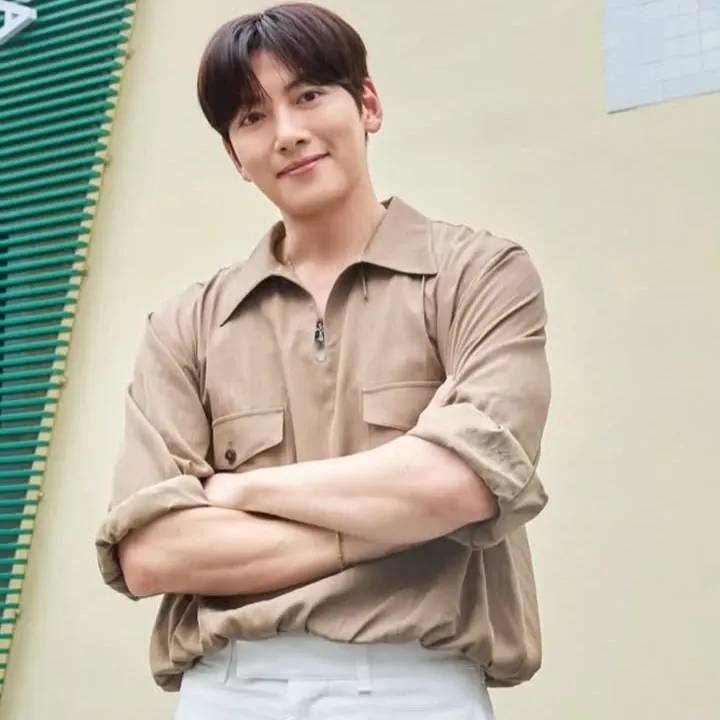 Behind-the-scenes cut of Ji Changwook