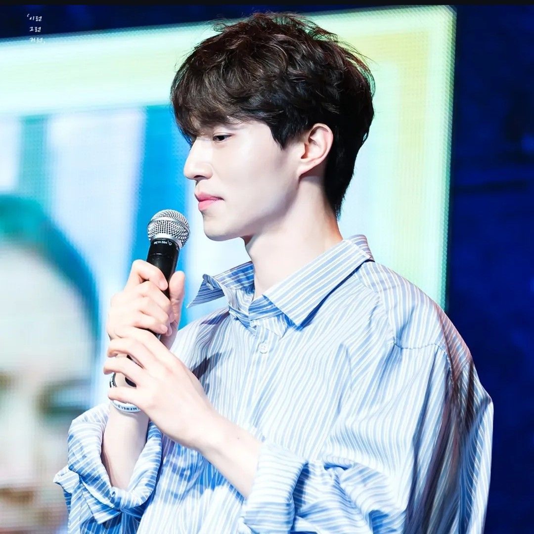 Recent activity shot of Lee Dongwook