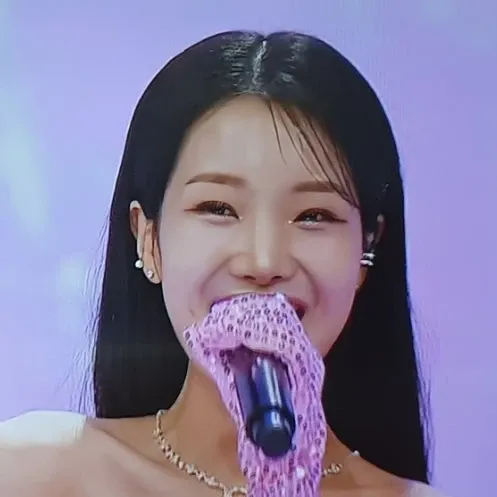 A moment captured by a fan of Kim Soyeon (2004)