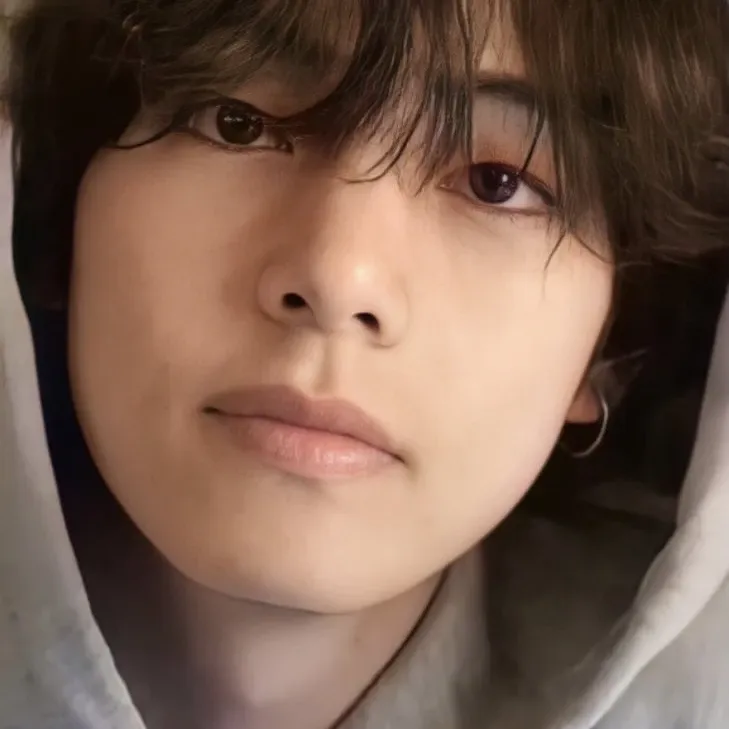 Latest photo of Kim Taehyung (V)
