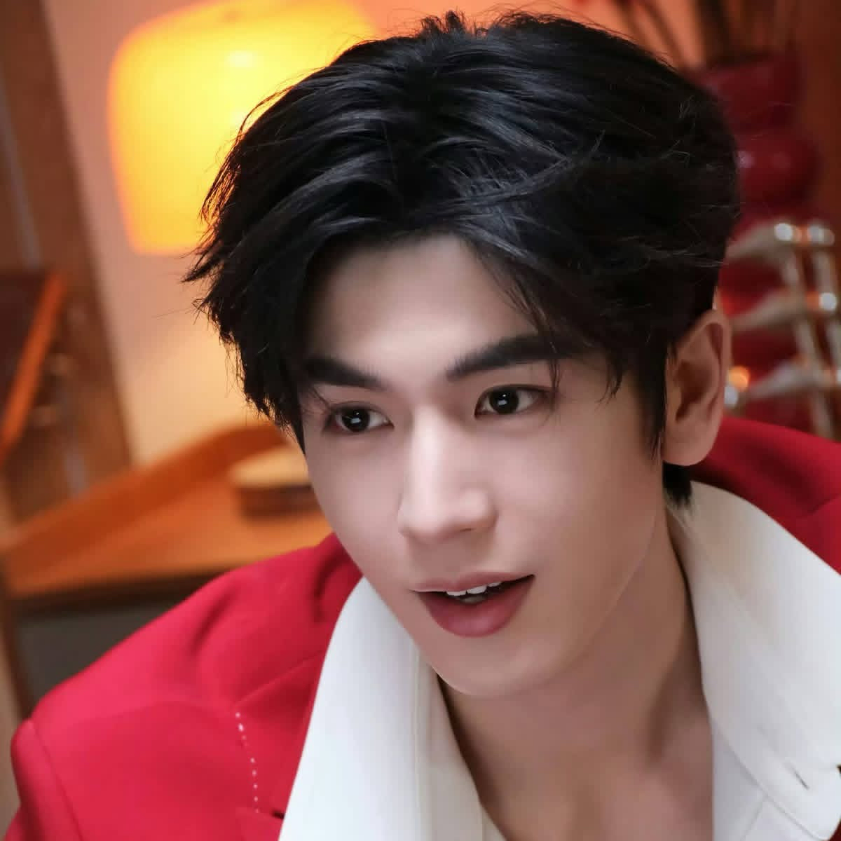 Recent activity shot of Zhang Linghe