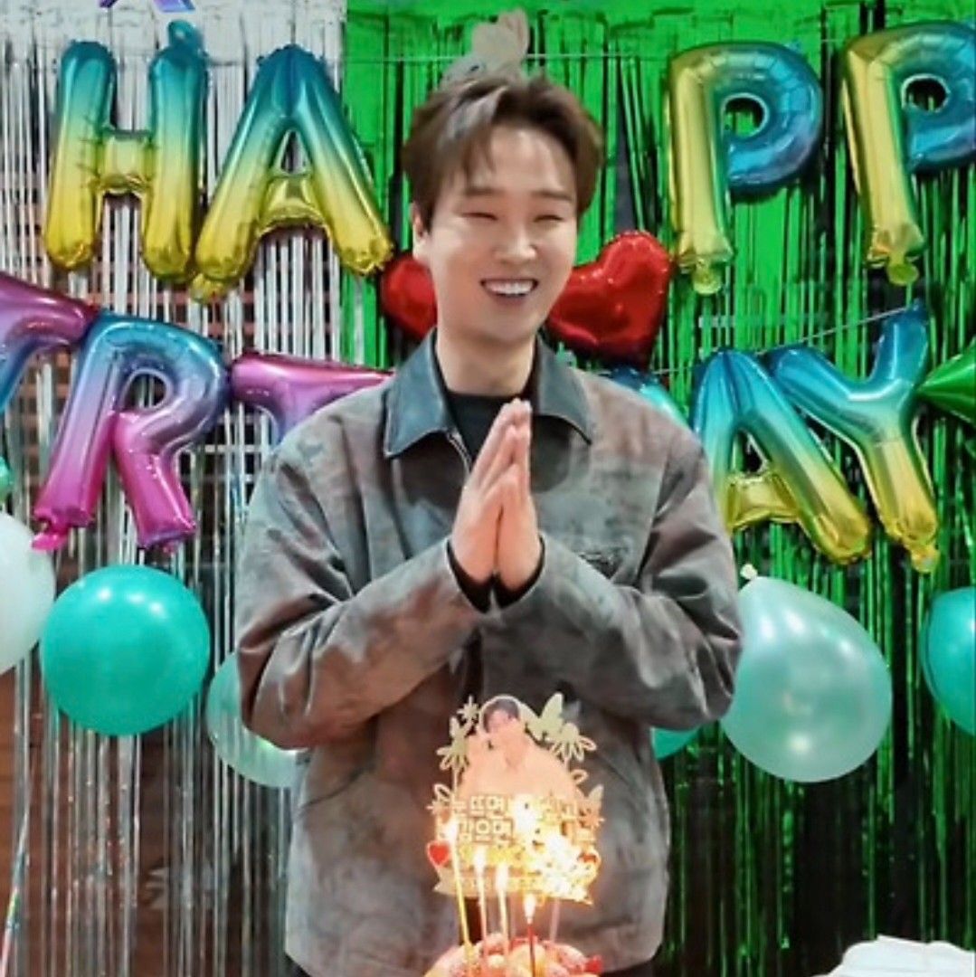 Behind-the-scenes cut of Song Minjun