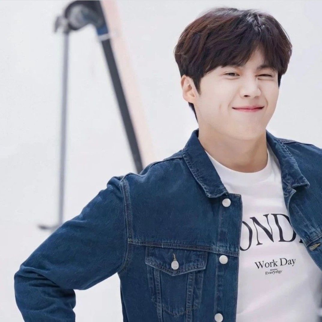 キム・ソンホの最近の活動ショット