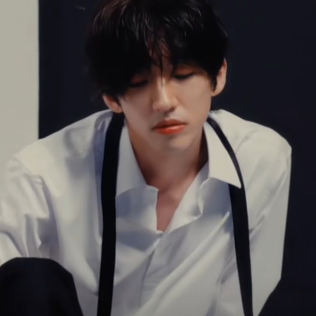 Recent activity shot of Lee Seungyoon