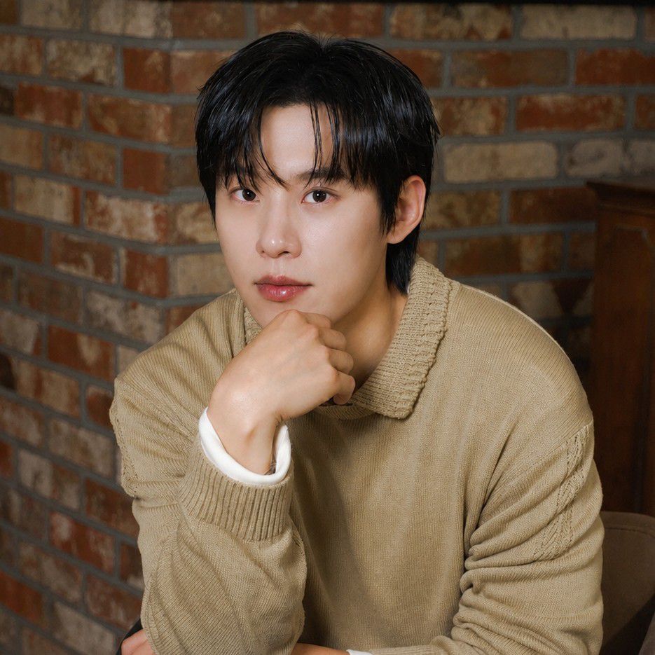 Behind-the-scenes cut of Kim Sungcheol
