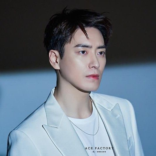 A moment captured by a fan of Lee Joonhyuk