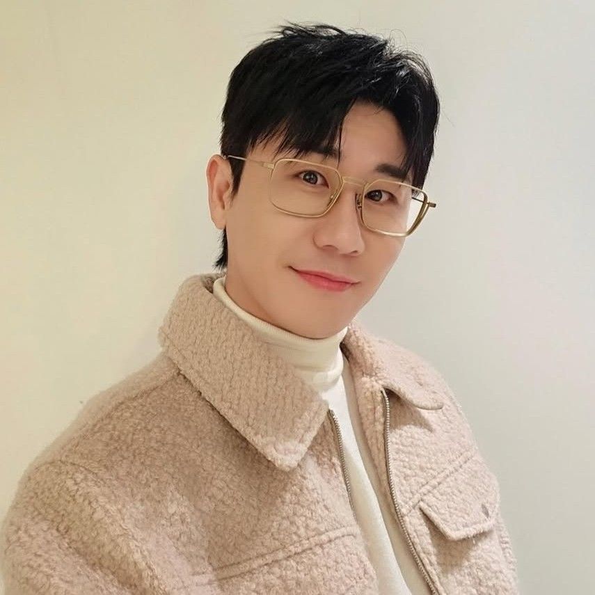 Hottest celeb community feed today