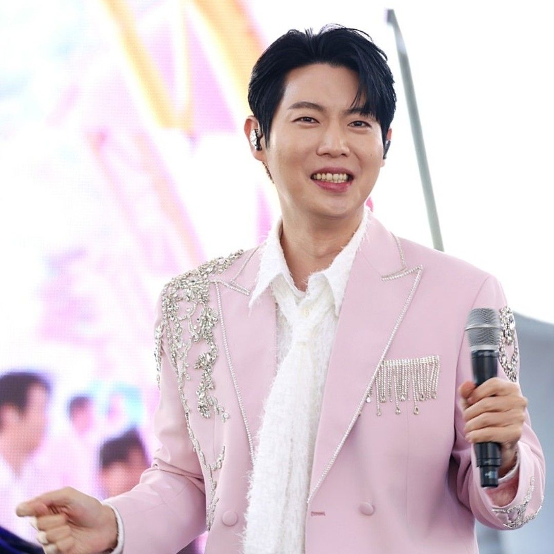 Recent activity shot of Son Taejin