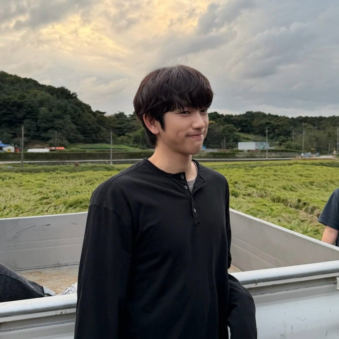 Cuplikan di balik layar dari Park Jinyoung