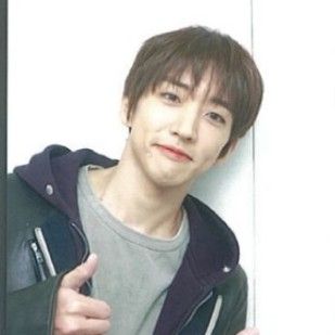 Behind-the-scenes cut of Lee Seungyoon