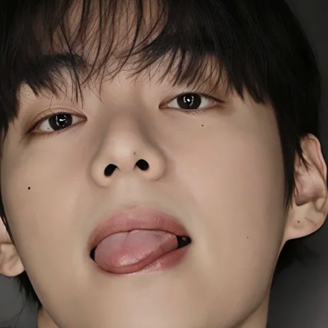 Recent activity shot of Kim Taehyung (V)