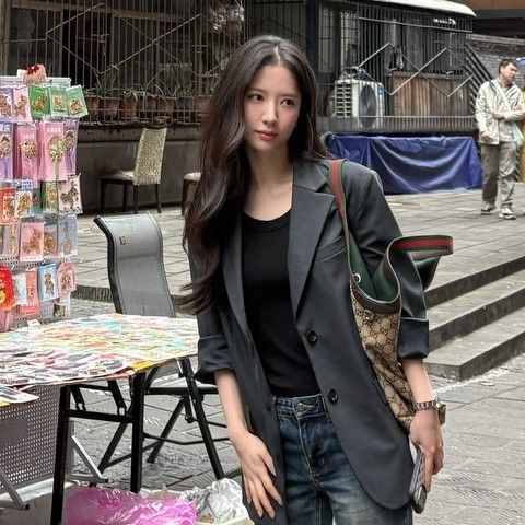 Latest photo of Bona