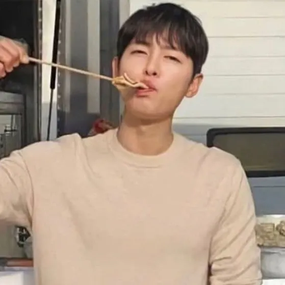 Foto terbaru dari Song Joongki