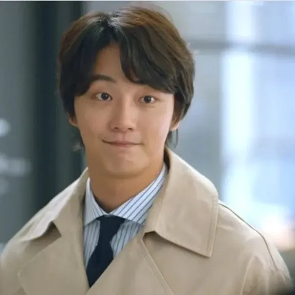 Behind-the-scenes cut of Yoon Shiyoon