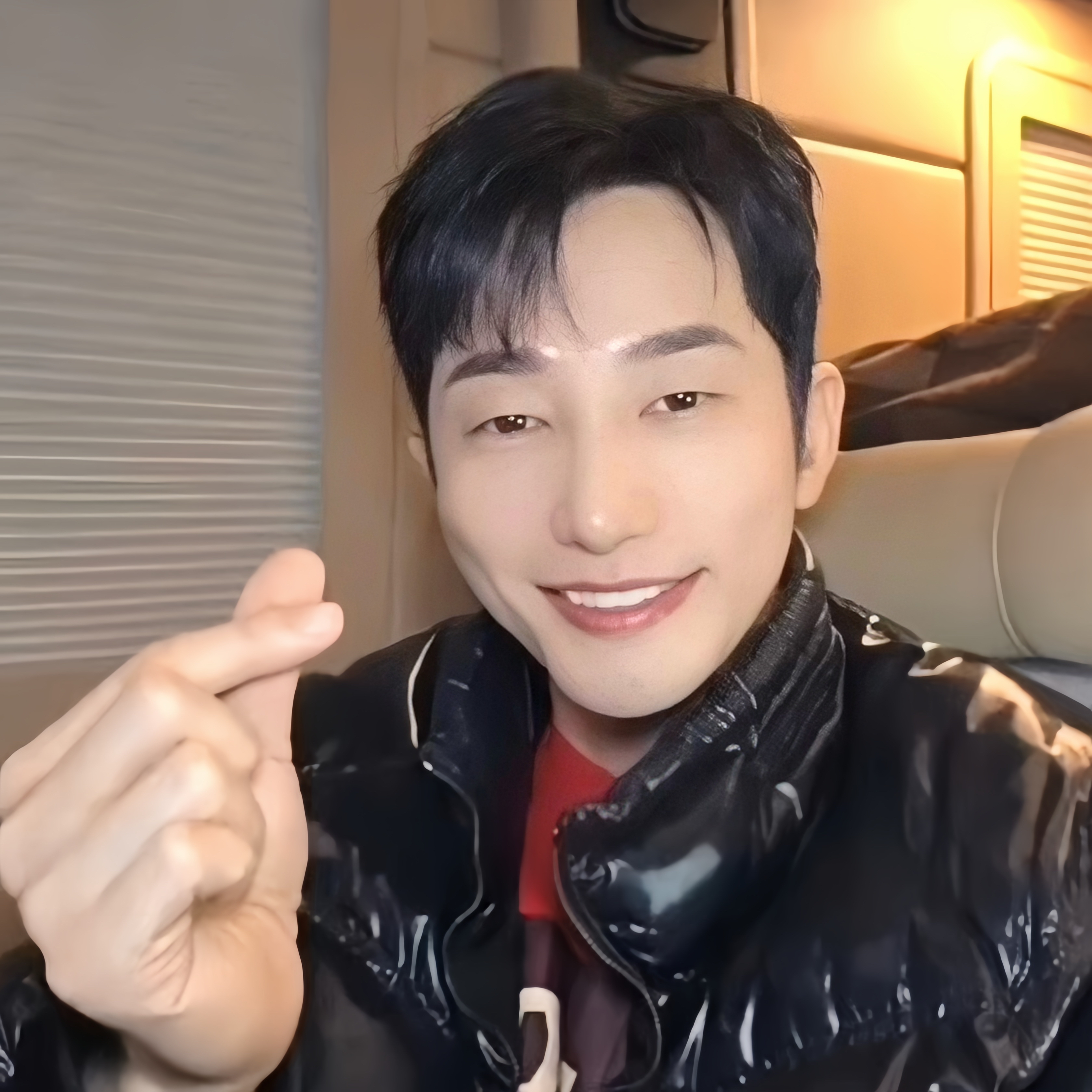 Behind-the-scenes cut of Park Sihoo