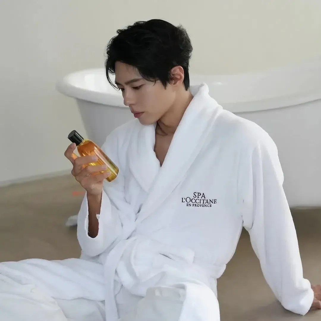 Recent activity shot of Park Bogum