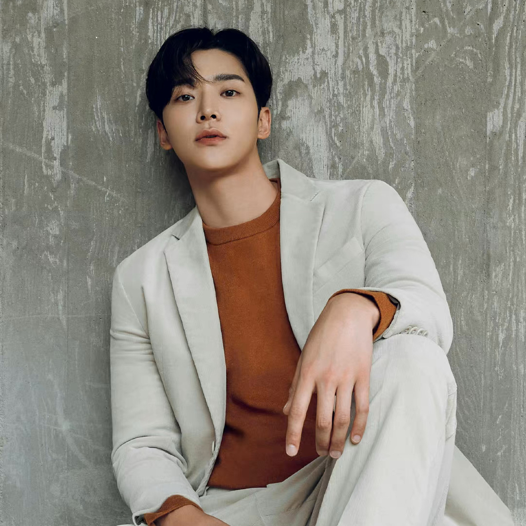 Cuplikan di balik layar dari Rowoon