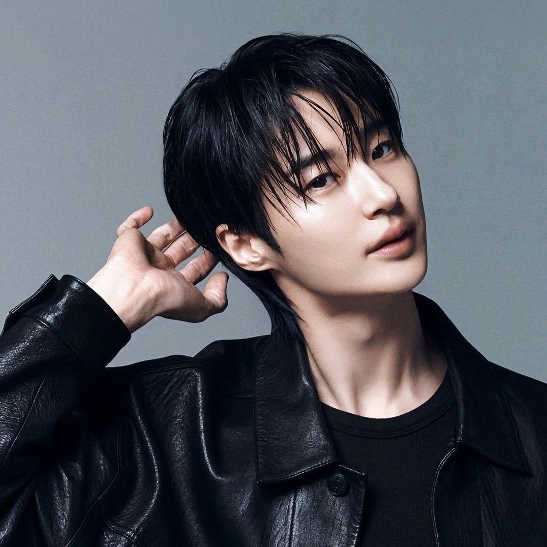 Behind-the-scenes cut of Byeon Wooseok