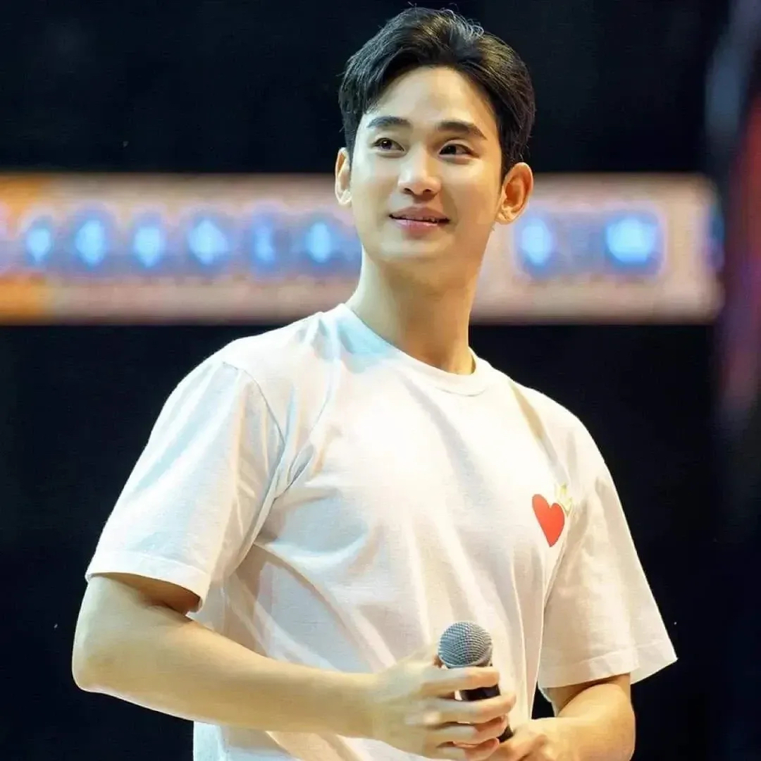 Behind-the-scenes cut of Kim Soohyun