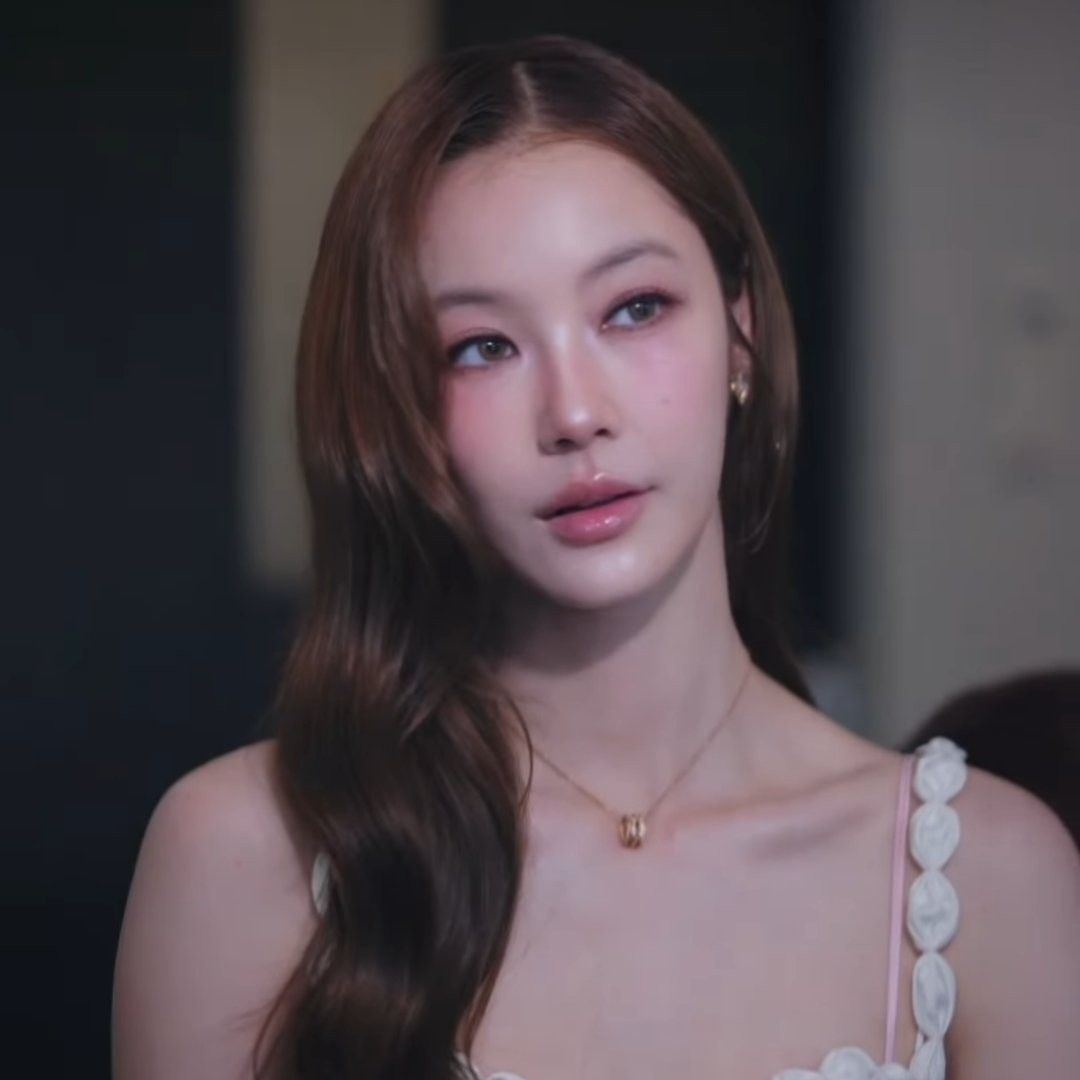 A moment captured by a fan of Namtan Tipnaree Weerawatnodom