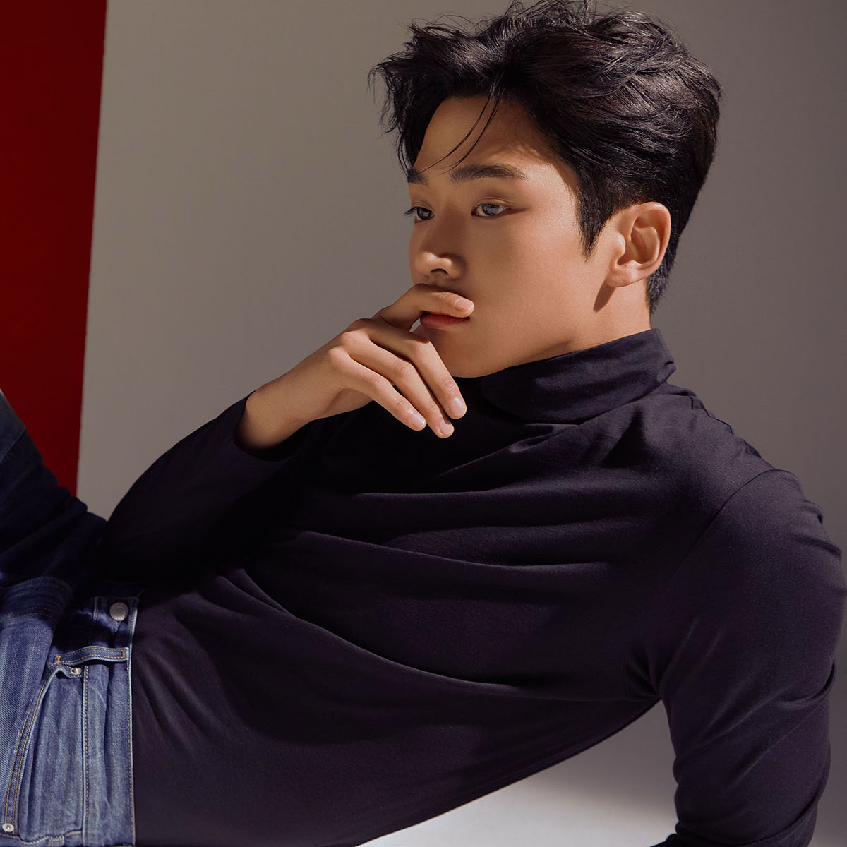 Behind-the-scenes cut of Rowoon