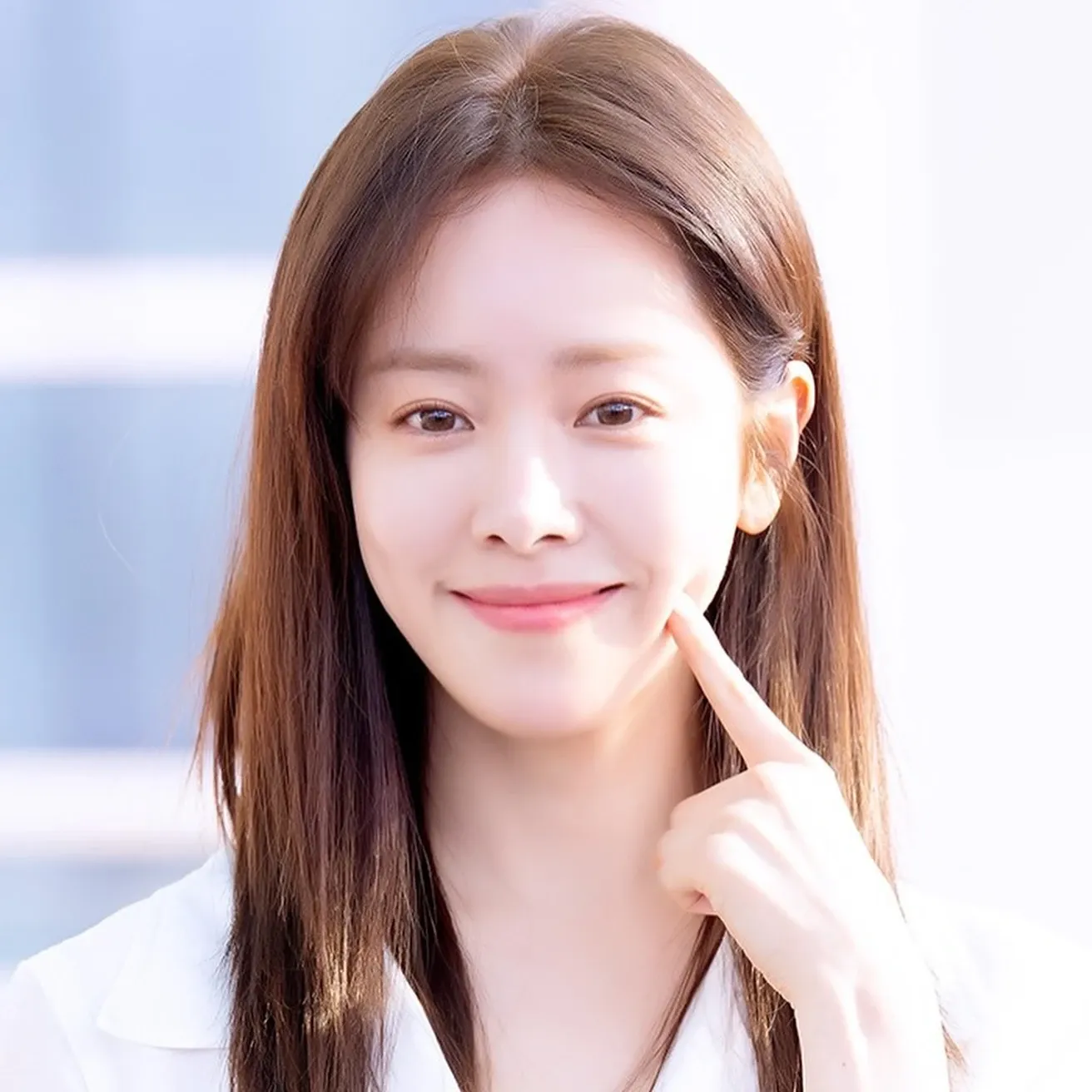 Behind-the-scenes cut of Han Jimin