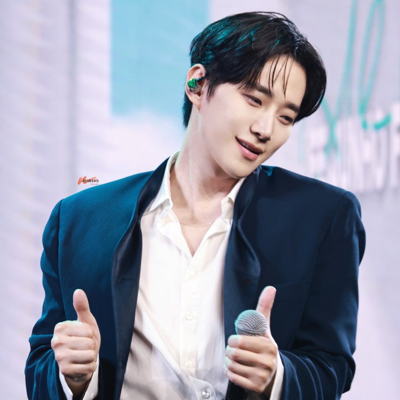 粉丝拍下的李俊昊瞬间