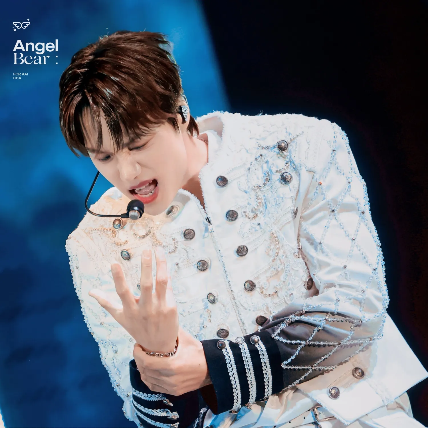 A moment captured by a fan of KAI