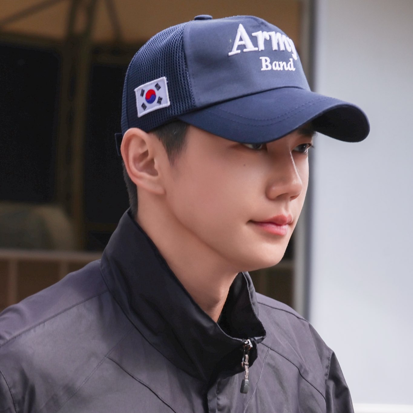 Behind-the-scenes cut of Lee Junyoung