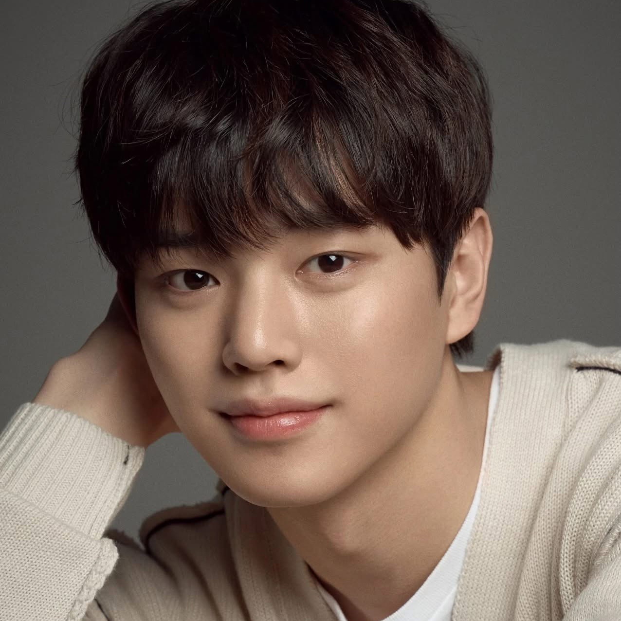 ソン・ガンの最近の活動ショット