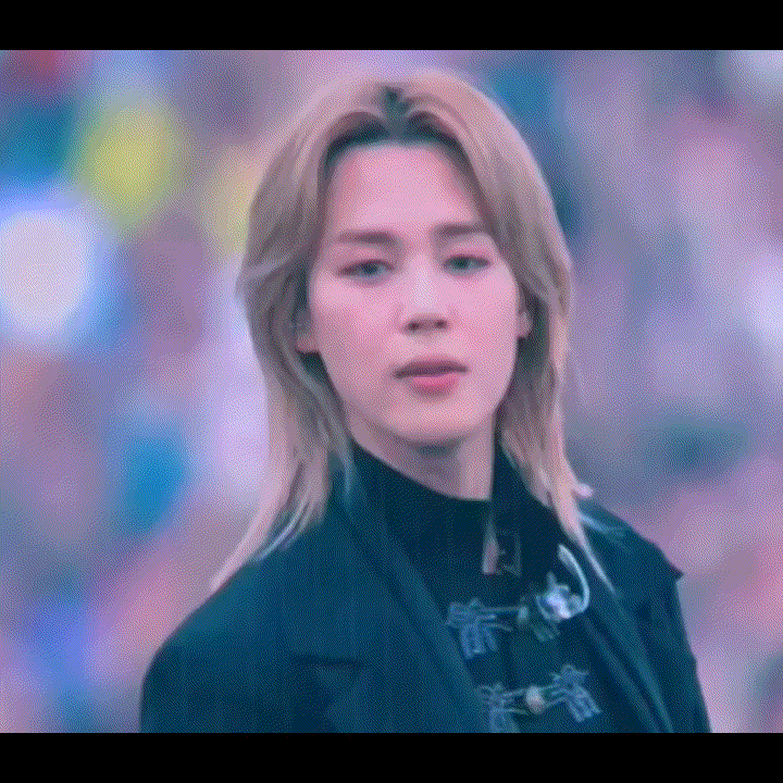 Behind-the-scenes cut of Ha Jimin
