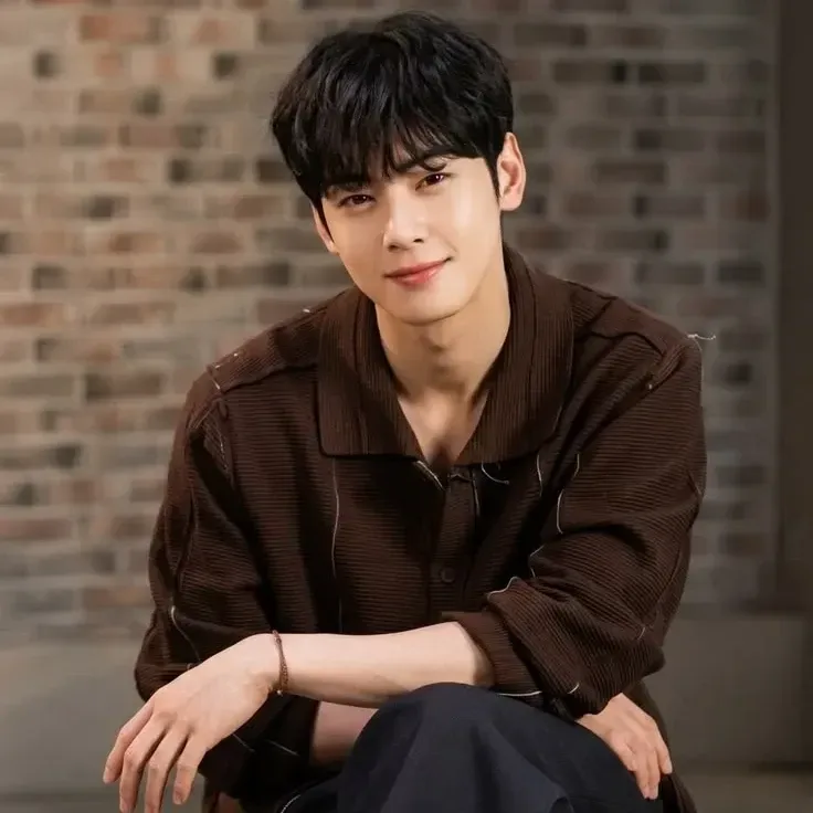 A moment captured by a fan of Cha Eunwoo