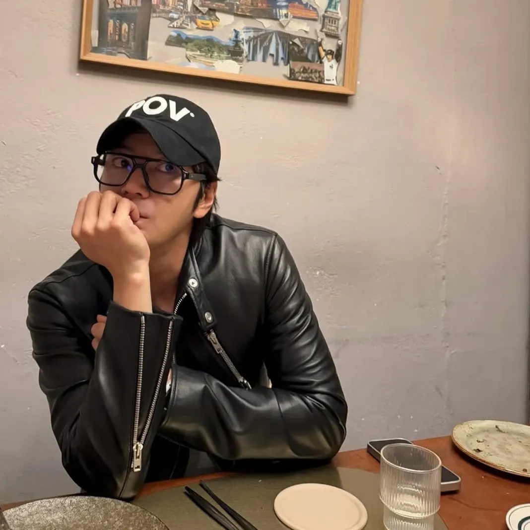 A moment captured by a fan of Jang Geunsuk