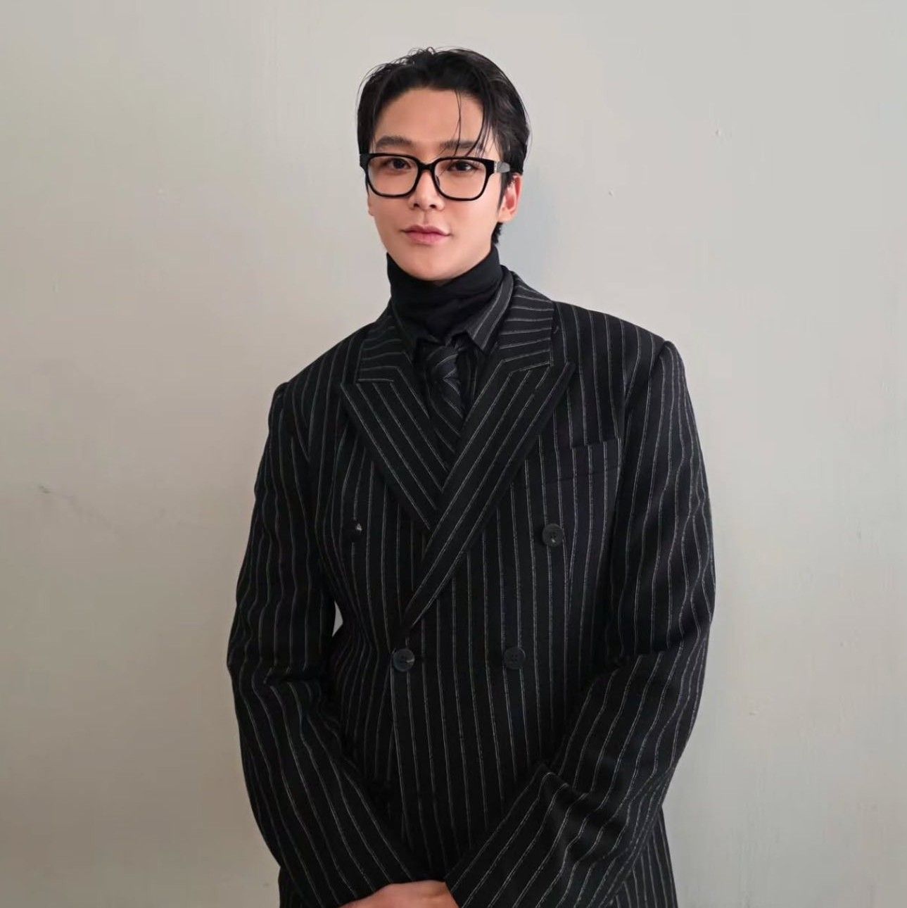 로운의 최신 사진