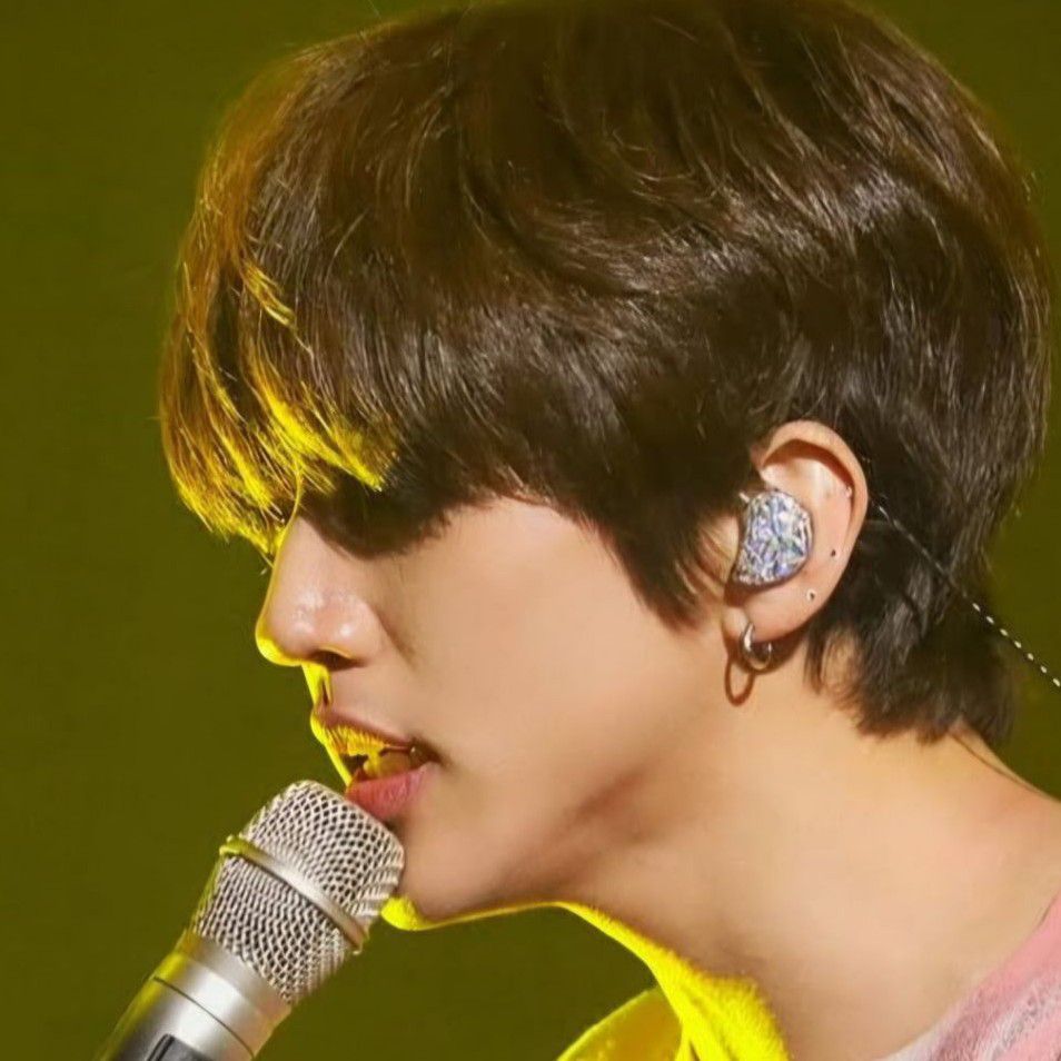 Recent activity shot of Lee Seungyoon