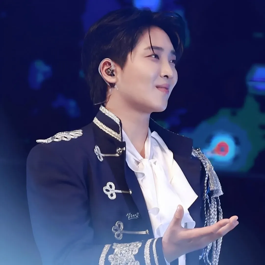 Behind-the-scenes cut of Hwang Yunsung