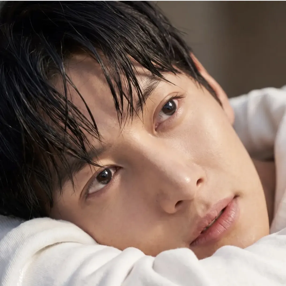 Behind-the-scenes cut of Ji Changwook